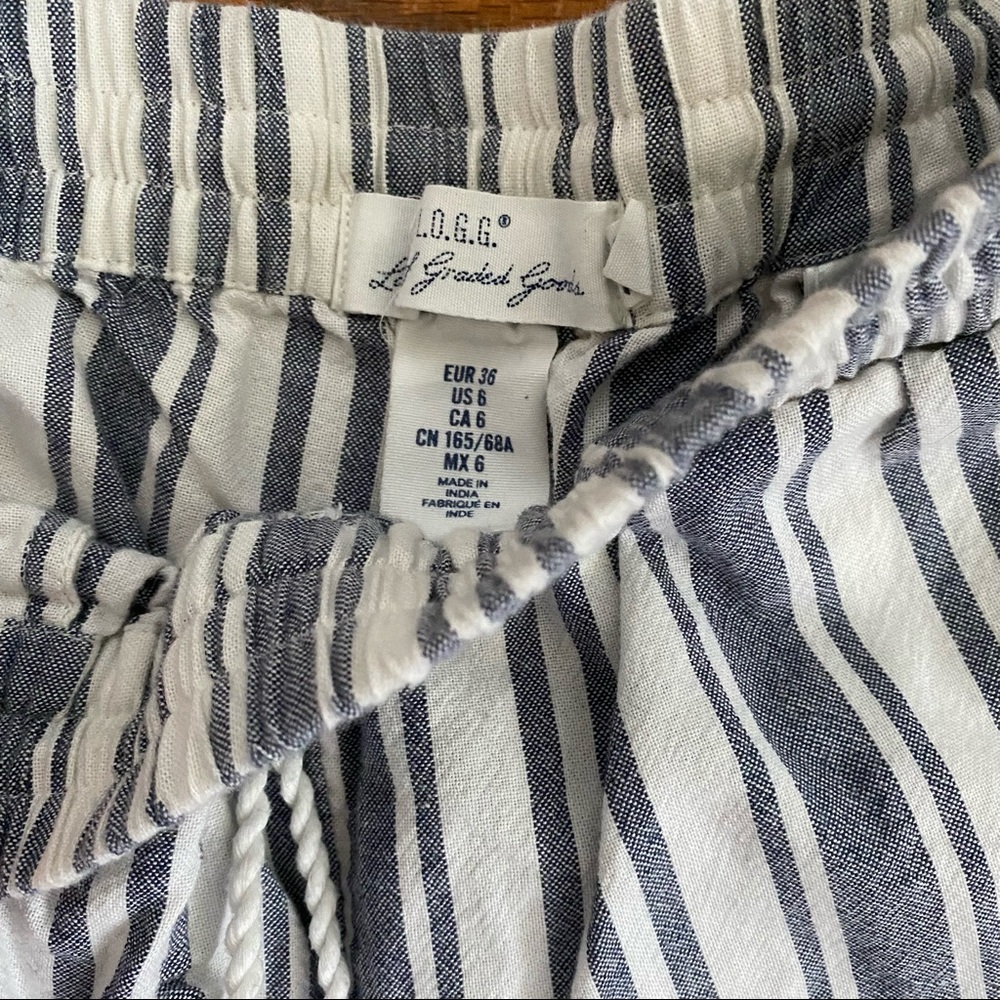 Stripped Cotton Shorts with Rope String - Picture 2 of 2